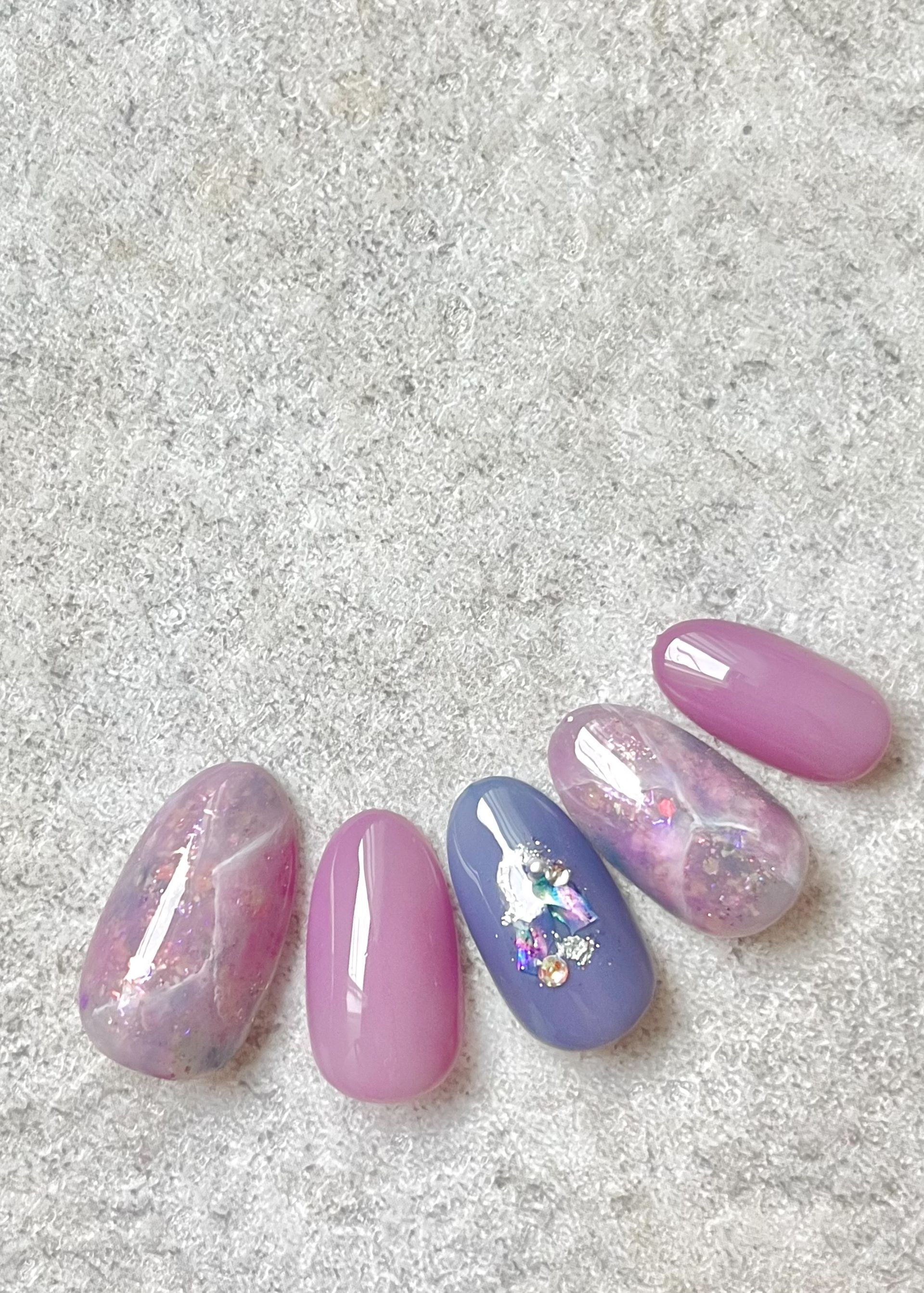 京都で人気のネイルサロンがハードジェルで美しい指先に仕上げます